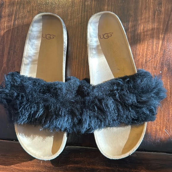 UGG Shoes - Uggs size 8 fuzzy slip on sandals great condition used once for a beach party